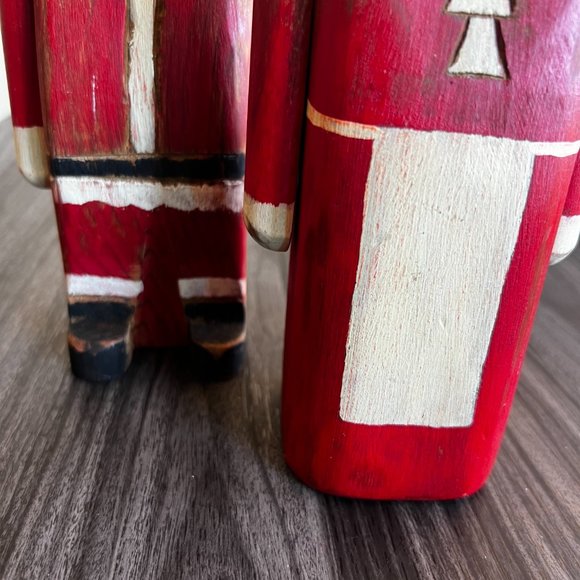 Wolf Creek Folk Art Santa & Mrs Claus Figure Hand Carved & Painted Wood - Picture 14 of 15